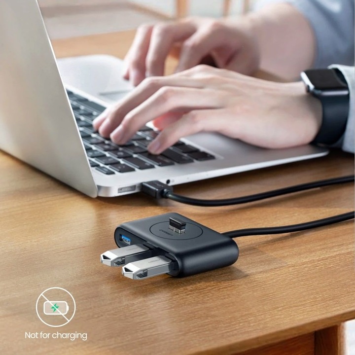 Hub Ugreen, CR113, 4 az 1-ben, USB 3.0-4 USB port, fekete, átviteli sebesség 5 GB/s, Plug&Play, Kábel hossza 0,5 m