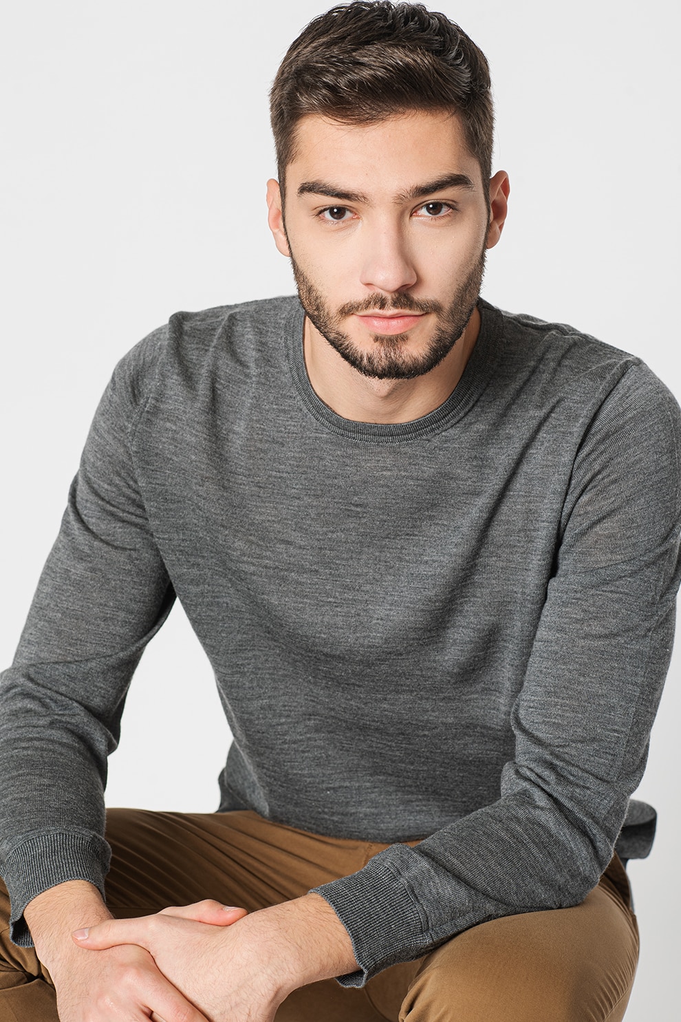 United Colors of Benetton, Pulover din lana virgina cu decolteu la baza gatului, Gri inchis melange