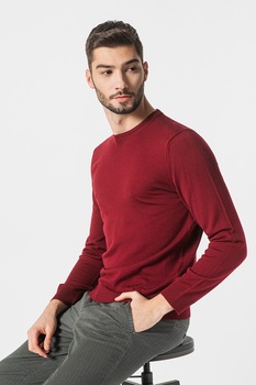 United Colors of Benetton, Pulover din lana virgina cu decolteu la baza gatului, Visiniu United Colors of Benetton, Pulover din lana virgina cu decolteu la baza gatului, Visiniu