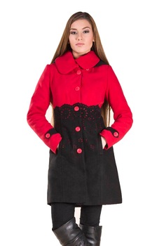 Palton dama, Per Donna , model clasic, culoare rosu cu negru, marime 38 RO Palton dama, Per Donna , model clasic, culoare rosu cu negru, marime 38 RO
