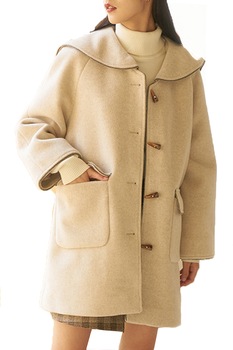 Palton crem din flanel, oversize, cu buzunare, nasturi tip corn, guler marinaresc, marime universala Palton crem din flanel, oversize, cu buzunare, nasturi tip corn, guler marinaresc, marime universala