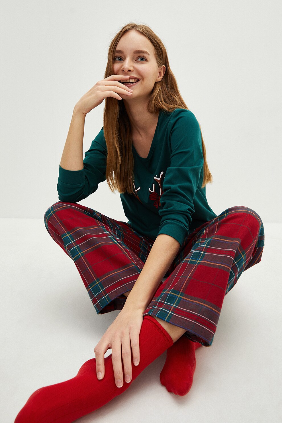 LC WAIKIKI, Pijama cu decolteu la baza gatului si tematica de Craciun, Rosu/Verde