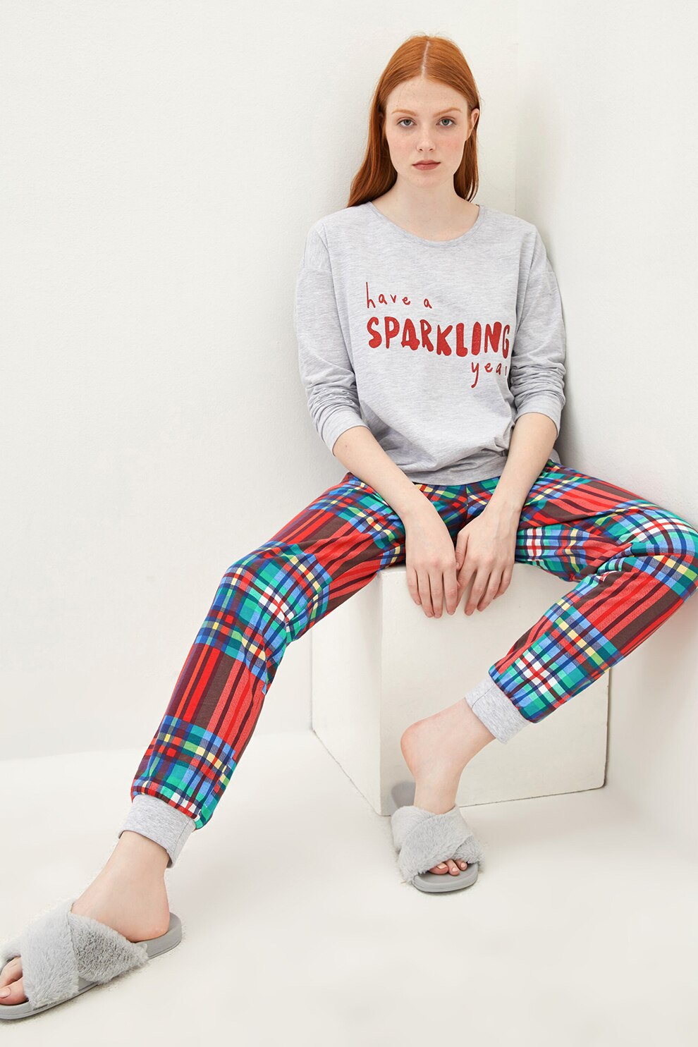 LC WAIKIKI, Pijama din amestec de bumbac cu model in carouri si text, Gri/Rosu/Albastru, XL