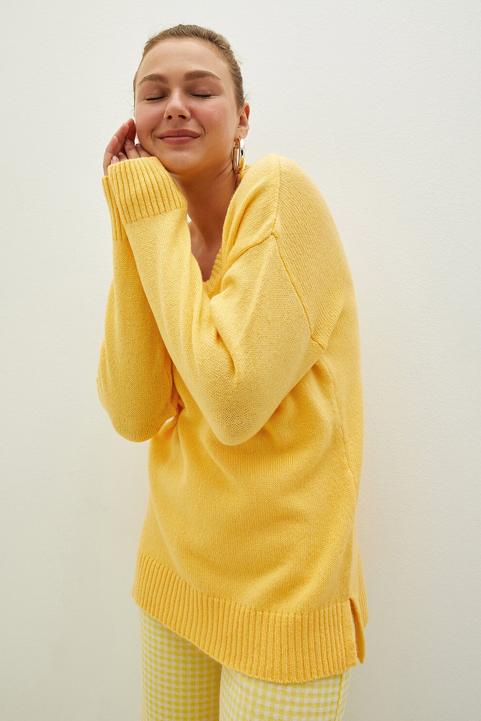 LC WAIKIKI, Pulover cu decolteu in V si slituri laterale, Galben