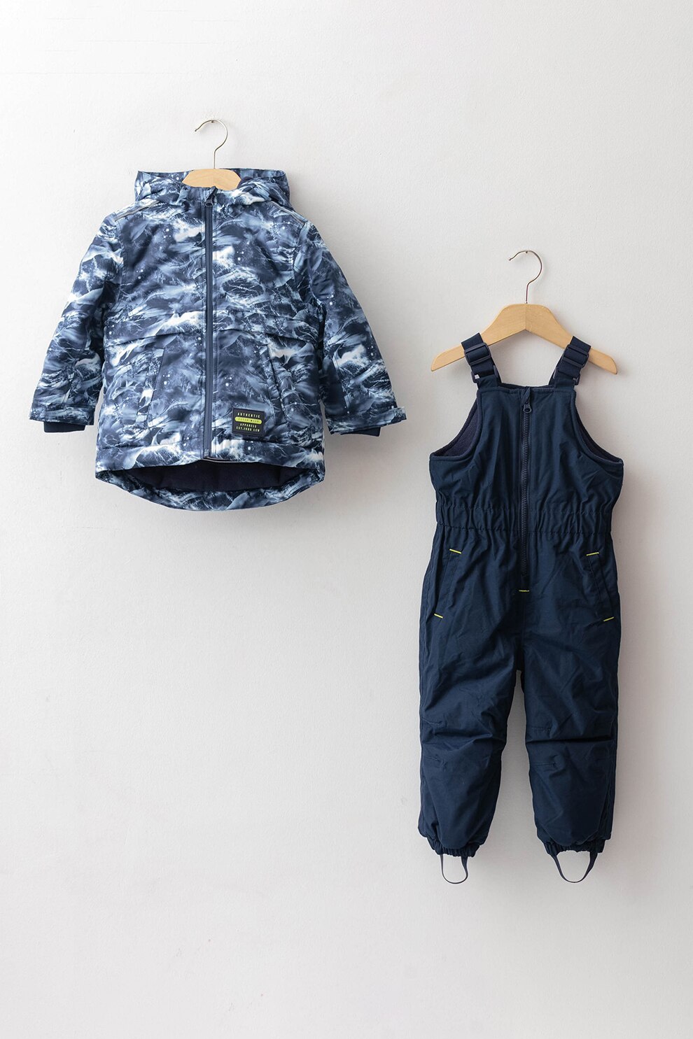 LC WAIKIKI, Set de salopeta de iarna si geaca cu vatelina si gluga, Bleumarin/Albastru lavanda/Alb optic