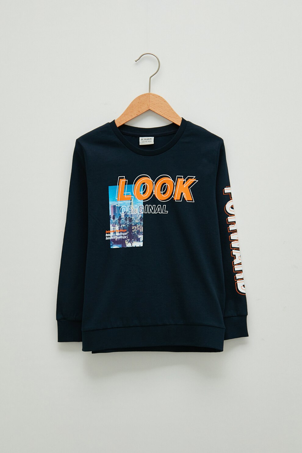 LC WAIKIKI, Bluza sport cu decolteu la baza gatului si imprimeu grafic si text, Bleumarin