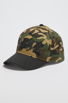 LC WAIKIKI, Sapca cu imprimeu camuflaj si aplicatie text, Kaki/Verde militar, 116-140 CM Standard LC WAIKIKI, Sapca cu imprimeu camuflaj si aplicatie text, Kaki/Verde militar, 116-140 CM Standard