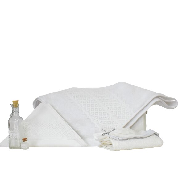 Set botez unicat alb 7 piese- Trusou biserica Ca Neaua- Odorul Mamei