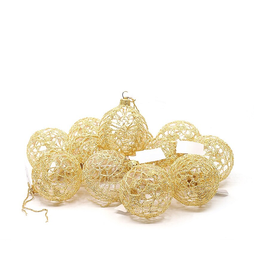 Set 6 globuri de sticla 8 cm, crosetate manual cu fir auriu