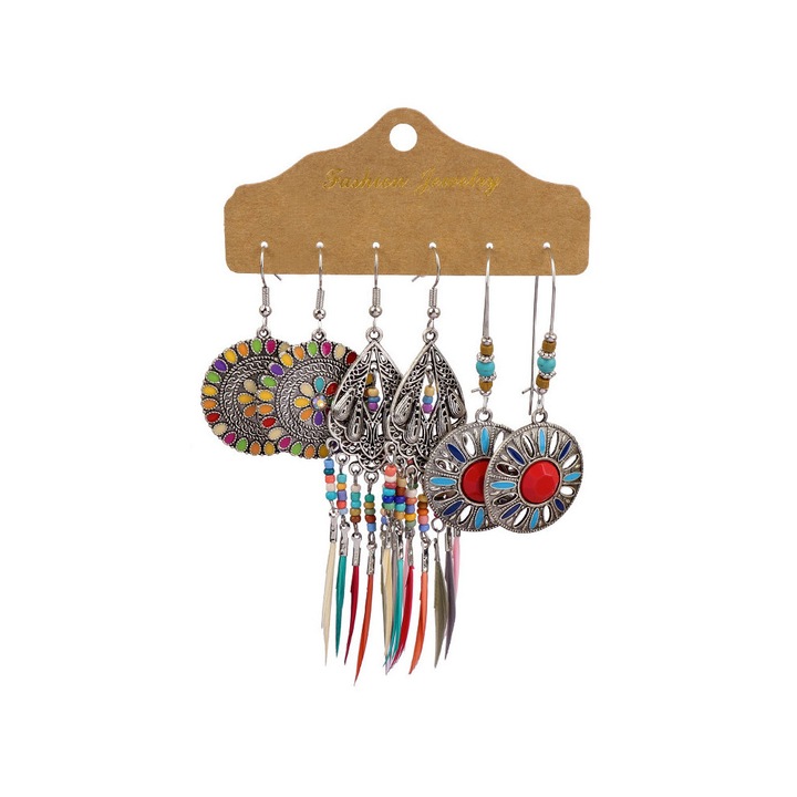 Set de 3 perechi de cercei boho, medalioane cu modele florale, margelute si pene lungi Multicolor