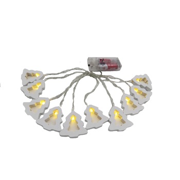 Instalatie de Craciun LED model Braduti din lemn, cu baterii, fir transparent 30 cm, lumina alba calda Instalatie de Craciun LED model Braduti din lemn, cu baterii, fir transparent 30 cm, lumina alba calda