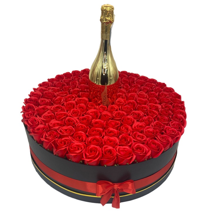 Aranjament floral Eternal Love, cutie rotunda cu 135 trandafiri de sapun, Prosecco Bottega Gold