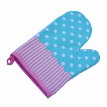 Manusa de bucatarie Green Dots pentru gratar sau cuptor, 24 x 16 cm Manusa de bucatarie Green Dots pentru gratar sau cuptor, 24 x 16 cm