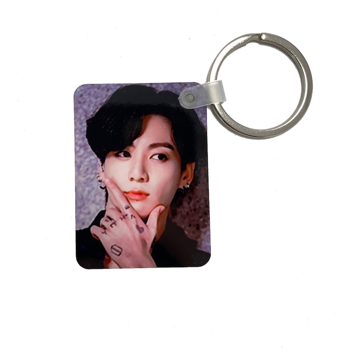Személyre szabott bts jungkook kulcstartó, fekete, 4x5 cm