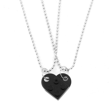 Set de doua lantisoare cu pandantiv in forma de piesa Lego pentru cuplu, prieteni, negru Set de doua lantisoare cu pandantiv in forma de piesa Lego pentru cuplu, prieteni, negru