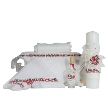 Set botez alb 9 piese- Trusou botez traditional cu Lumanare - Trandafir de la Moldova, Odorul Mamei Set botez alb 9 piese- Trusou botez traditional cu Lumanare - Trandafir de la Moldova, Odorul Mamei
