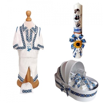 Set hainute botez, trusou si lumanare personalizata, decor traditional, 6 - 9 luni, Denikos® C9049 Set hainute botez, trusou si lumanare personalizata, decor traditional, 6 - 9 luni, Denikos® C9049