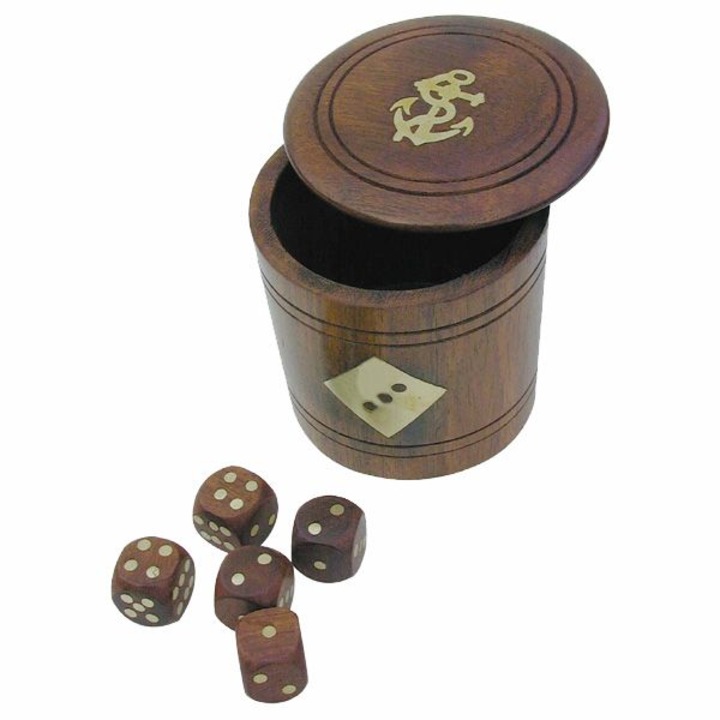 Dobj fel 5 darabot egy kerek fa és sárgaréz dobozban, H 7,5 cm, Ø 6 / 7,5 cm