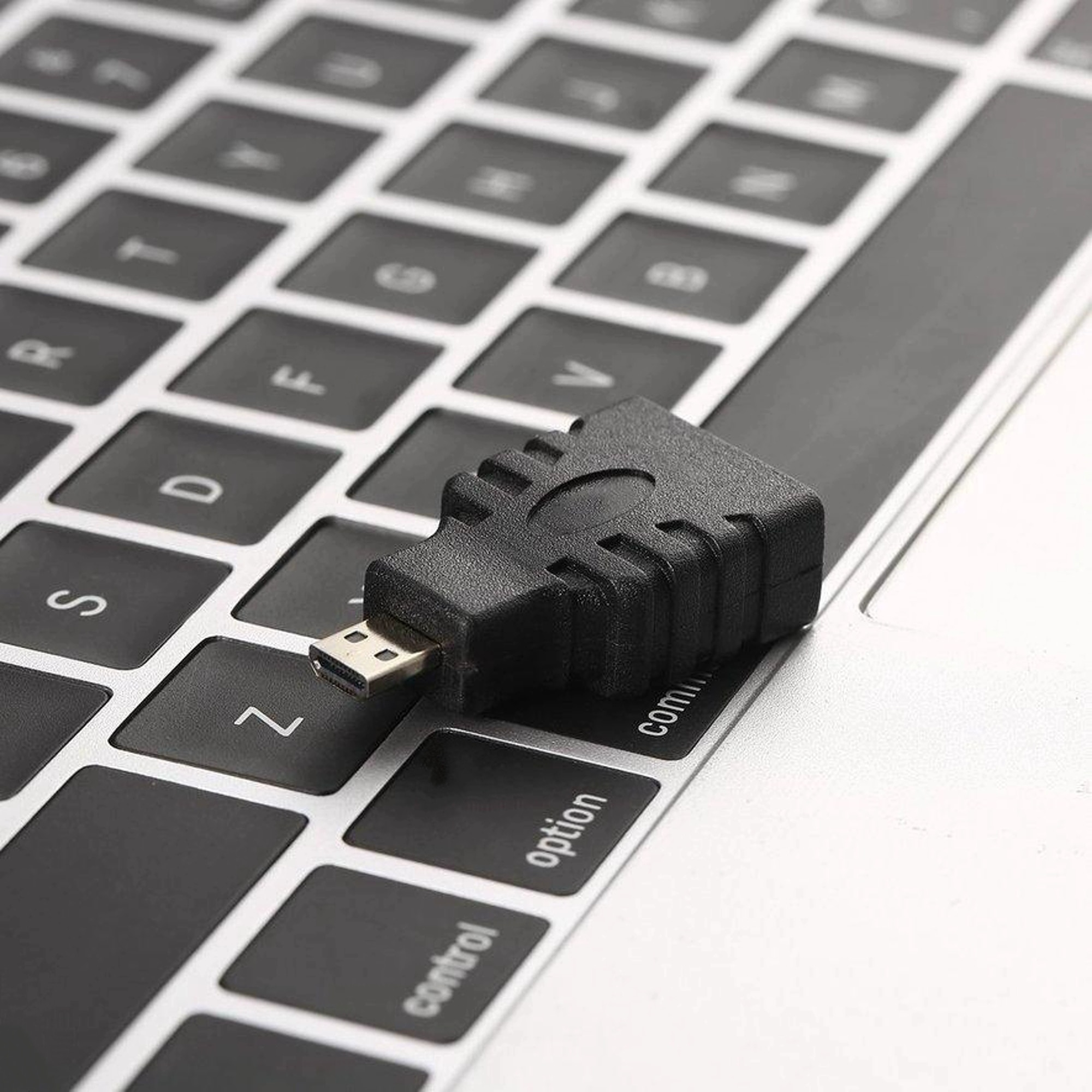 MicroHDMI към HDMI адаптер, за таблет, телевизор, видео проектор ...