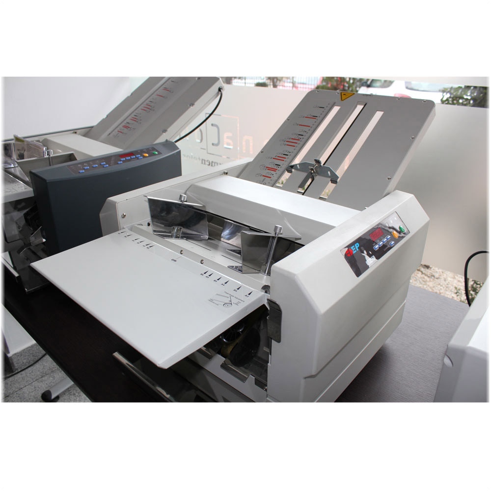 Echipament semiautomat de faltuit documente cu ajustare manuala a