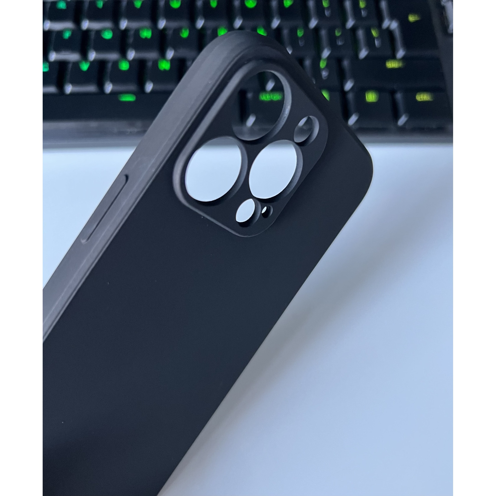 Husa din silicon cu protectie la camere si microfibra pe interior, compatibila cu iPhone 13 Pro / Negru
