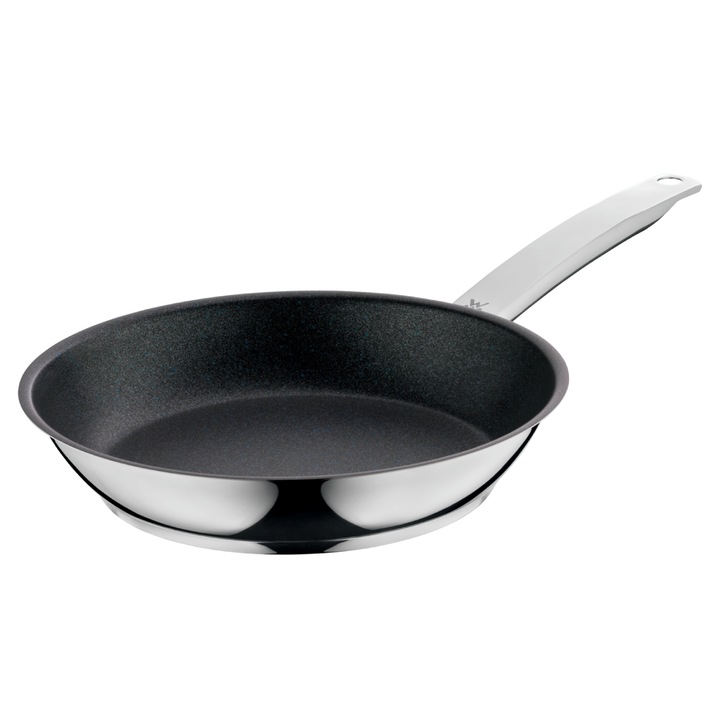 Tigaie WMF PermaDur Advance, 28 cm, invelis antiaderent PermaDur Plus, rezistenta la zgarieturi, inox, Cromargan®, baza TransTherm®, inductie, argintiu