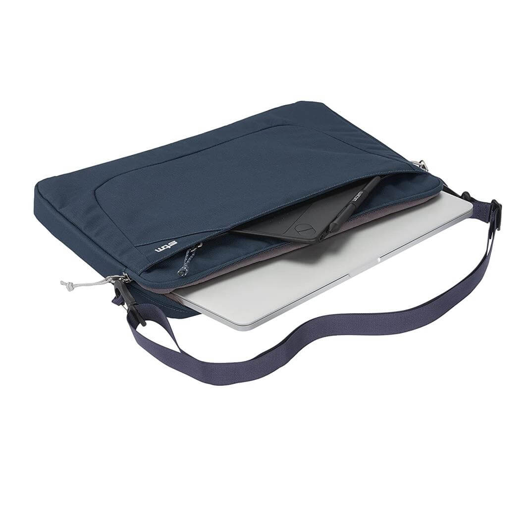 Geanta textila rezistenta la socuri si la apa pentru laptopuri si tablete de pana la 13 inchi, STM Velocity Blazer Sleeve Bag, albastru