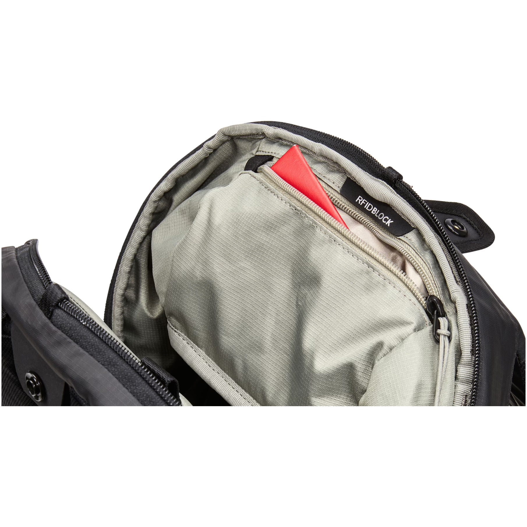 Rucsac Thule 16l, pentru laptop de max. 14 ", 1 compartiment, buzunar frontal buzunar lateral buzunar dorsal, waterproof, nylon, Negru
