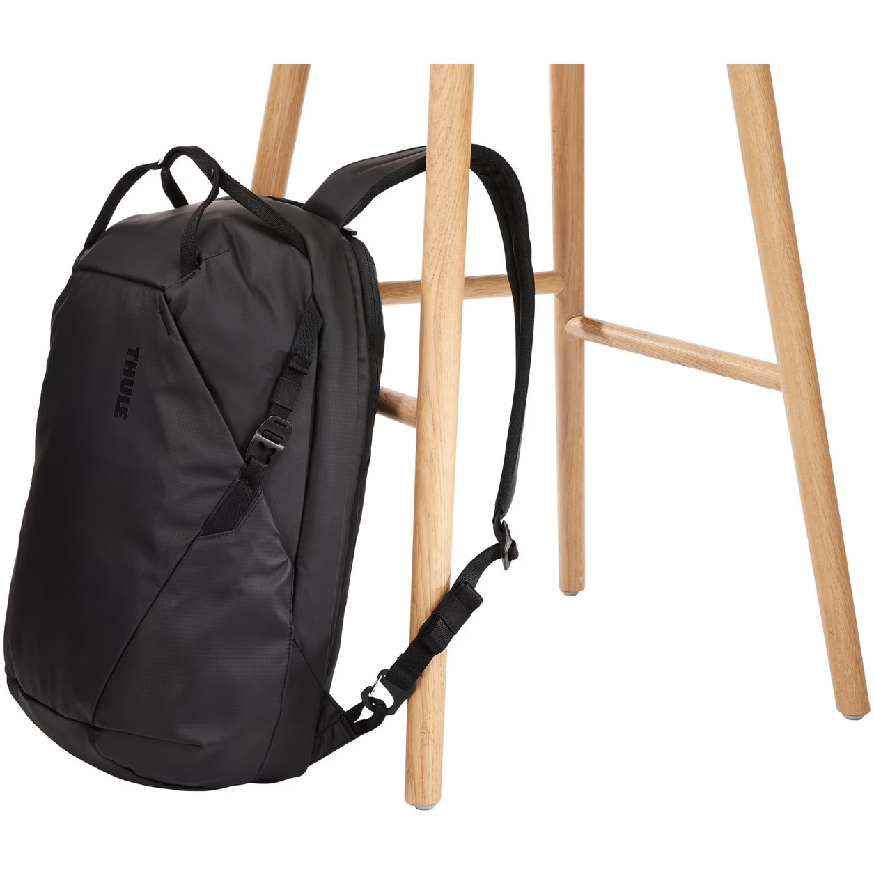 Rucsac Thule 16l, pentru laptop de max. 14 ", 1 compartiment, buzunar frontal buzunar lateral buzunar dorsal, waterproof, nylon, Negru