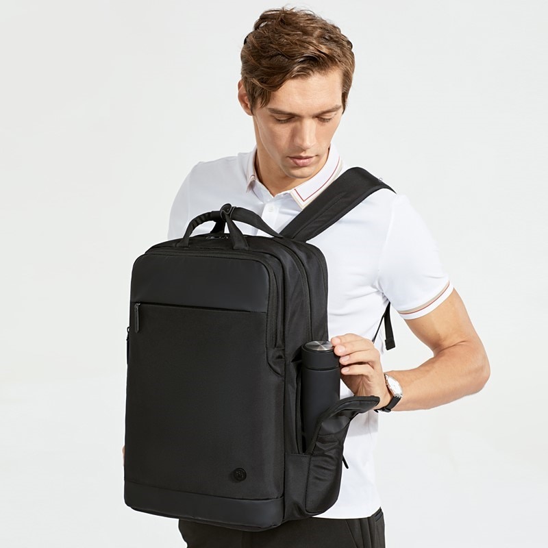 Rucsac laptop 15.6", expandabil, cu port de incarcare USB si sistem antifurt, Escalate, 46x31x18 cm, Negru