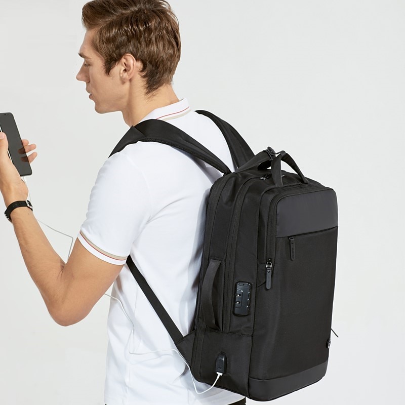 Rucsac laptop 15.6", expandabil, cu port de incarcare USB si sistem antifurt, Escalate, 46x31x18 cm, Negru