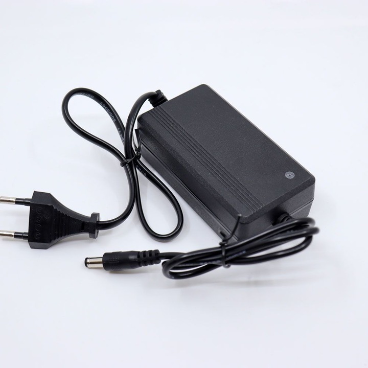 Tápegység 12V 2A LN-EU12V2A-P