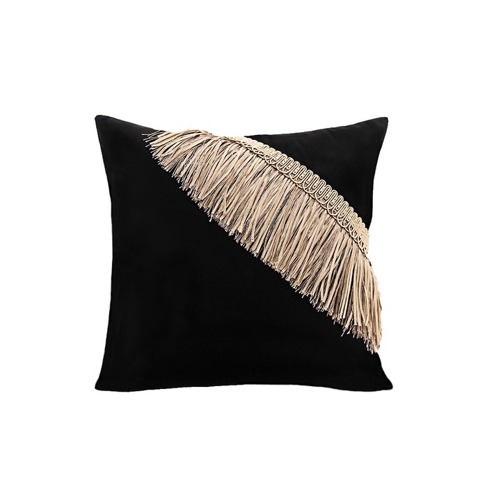 Perna decorativa 45/45, din catifea neagra accesorizata cu franjuri