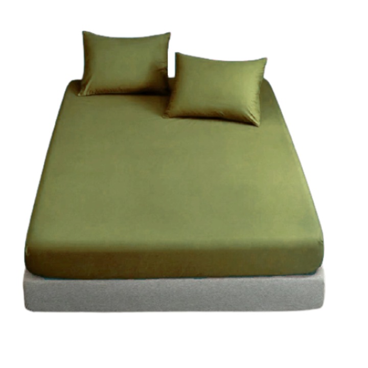 Комплект спално бельо от 3 части кв. м. състоящ се от чаршаф с ластик и 2 калъфки за възглавница цвят армейско зелено за матрак 180/200