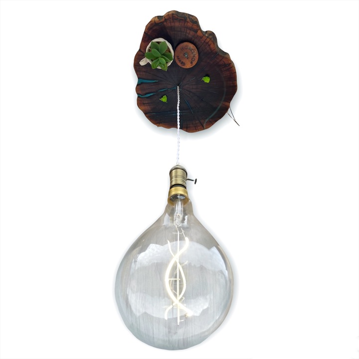 Corp de iluminat decorativ, unicat, tip pendant, stilul vintage modern, din lemn masiv, negru, cu insertii de epoxi turquoise