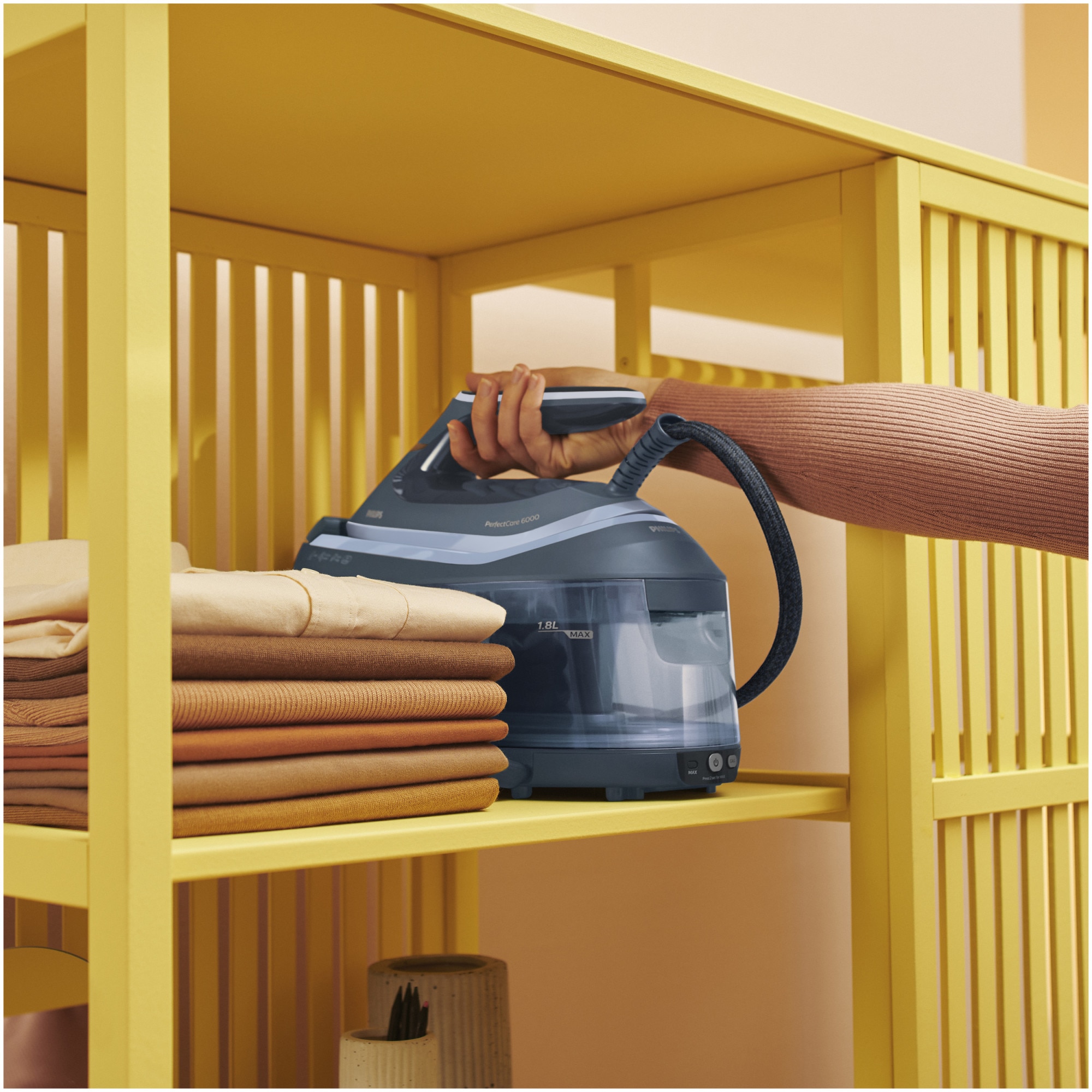 Statie de calcat cu abur, PerfectCare Seria 6000, talpa ceramica 8 bari 2400 W, Philips, PSG6042/20