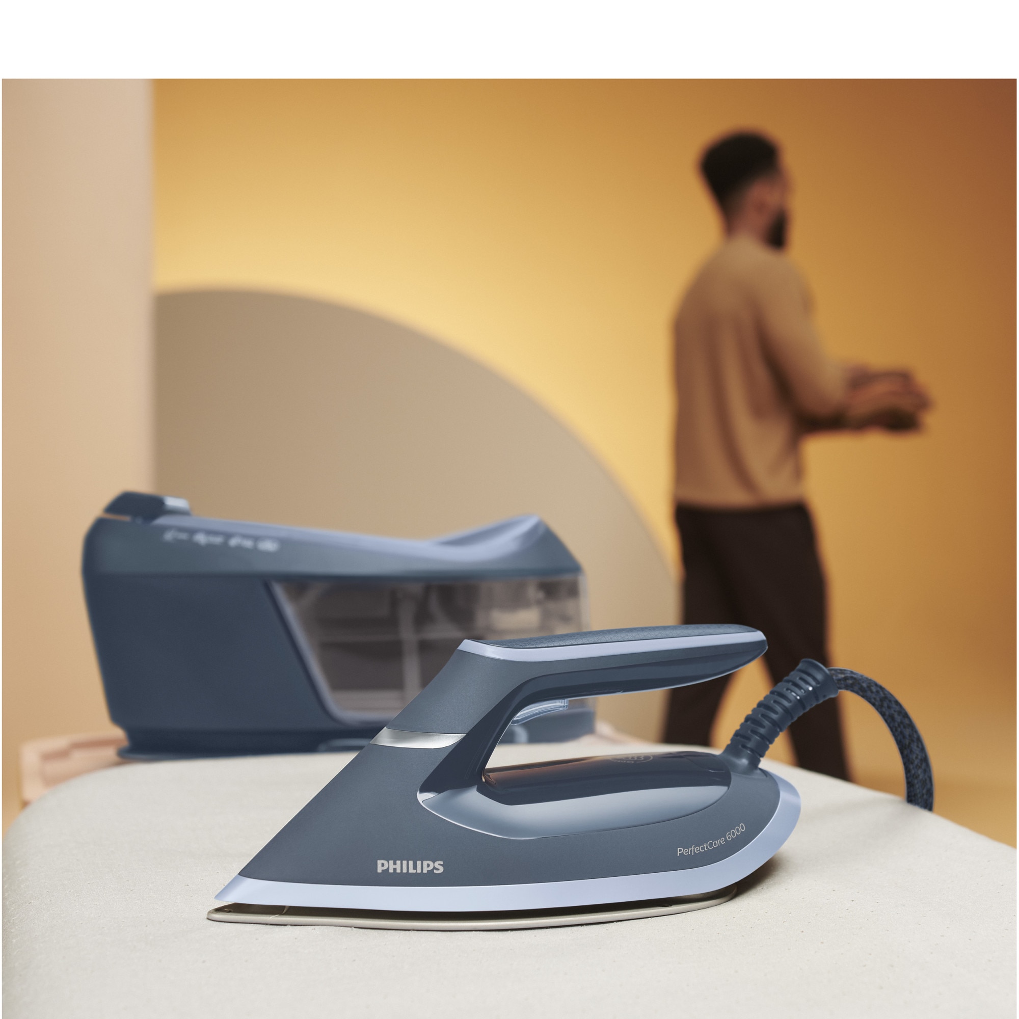 Statie de calcat cu abur, PerfectCare Seria 6000, talpa ceramica 8 bari 2400 W, Philips, PSG6042/20