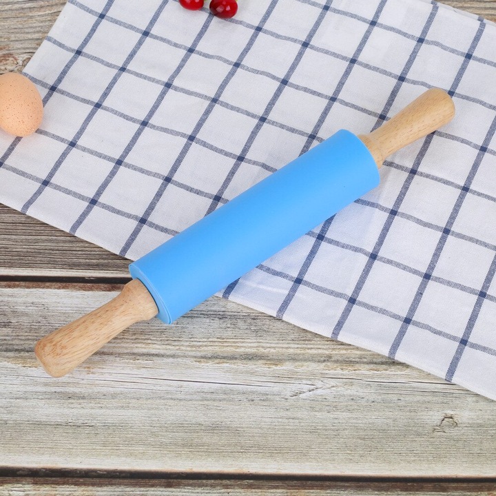 Sucitor din Silicon cu Ax Rotativ si Manere din Lemn de Bambus, pentru Modelat Aluatul, Calitate si Design Premium, 24.5 cm, Albastru, Original Deals