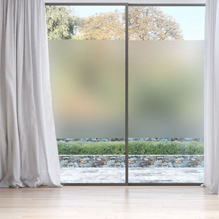 Folie Autoadeziva pentru Protectie Geamuri si Ferestre Termopan, Ofera Intimitate in Casa si Protectie Solara, Model Mata, Dimensiune 200 x 60 cm, GARAMI SHOP