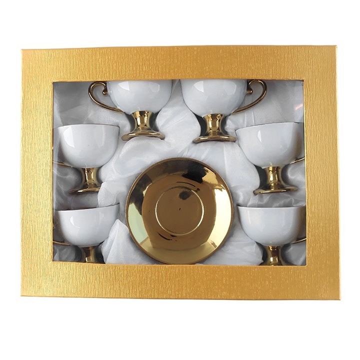 Set din ceramica format din sase cesti cu picior si sase farfurii, model LUX Design, auriu metalizat, 100ml