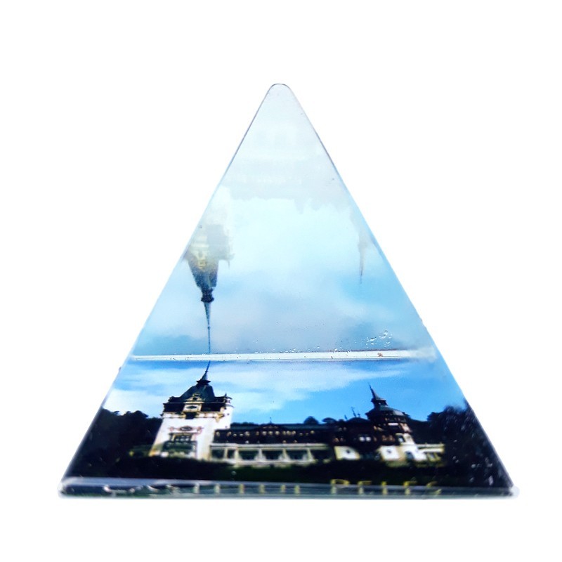 forest insufficient stack Piramida din sticla, cu imagini reprezentand Castelul Peles, 5cm - eMAG.ro