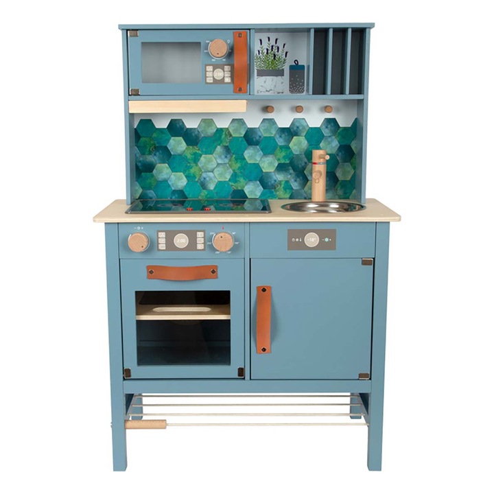 Bucatarie din lemn cu lumini, sunete si ustensile de lucru