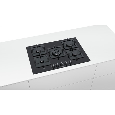 Plita incorporabila Bosch PPQ7A6B20, gas, 5 arzatoare, Arzator WOK, Gratare fonta, 75 cm, Sticla neagra
