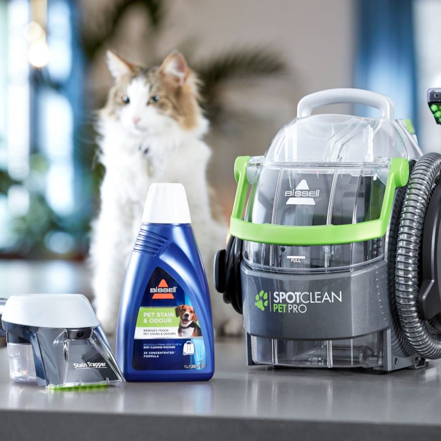 Aspirator cu spalare pentru covoare si tapiterii Bissell Spot Clean PET PRO, conceput pentru indepartarea parului de animale, design compact, 750W, 15585, negru/verde