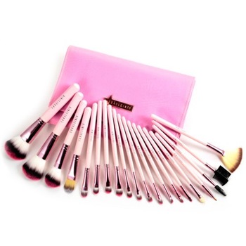 Set 20 pensule machiaj Cosmetic, Make-up Profesional + Trusa Corector + Burete Machiaj Cadou! Set 20 pensule machiaj Cosmetic, Make-up Profesional + Trusa Corector + Burete Machiaj Cadou!