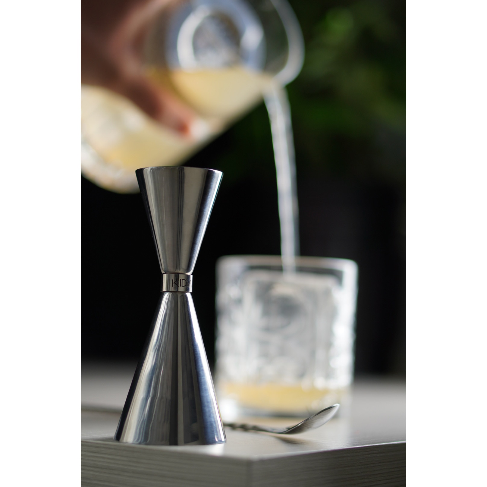 Kidia Jigger 30 60 ml, attrezzatura barman per set cocktail, dosatore  professionale, misurino graduato, bicchieri shaker cocktail, kit gin tonic  whisky : : Casa e cucina