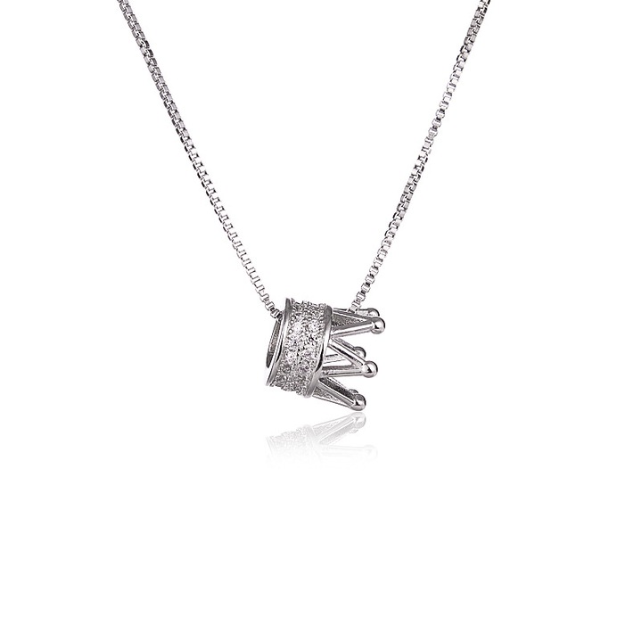 Lantisor de dama cu pandantiv in forma de coroana, placat cu aur 18K, pietre zirconiu, argintiu