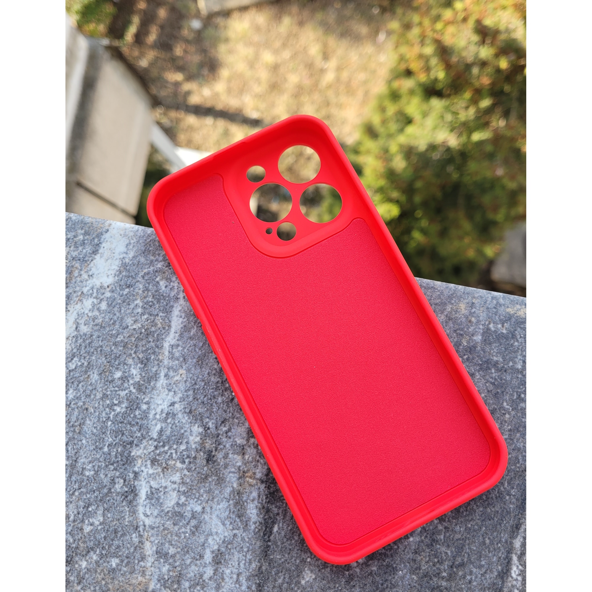 Husa silicon antisoc cu protectie camera cu microfibra in interior compatibila cu Iphone 13 Pro Rosu