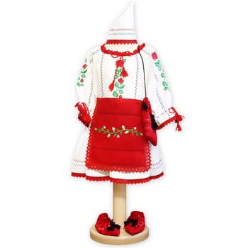 Costum botez fete model traditional Costum botez fete model traditional