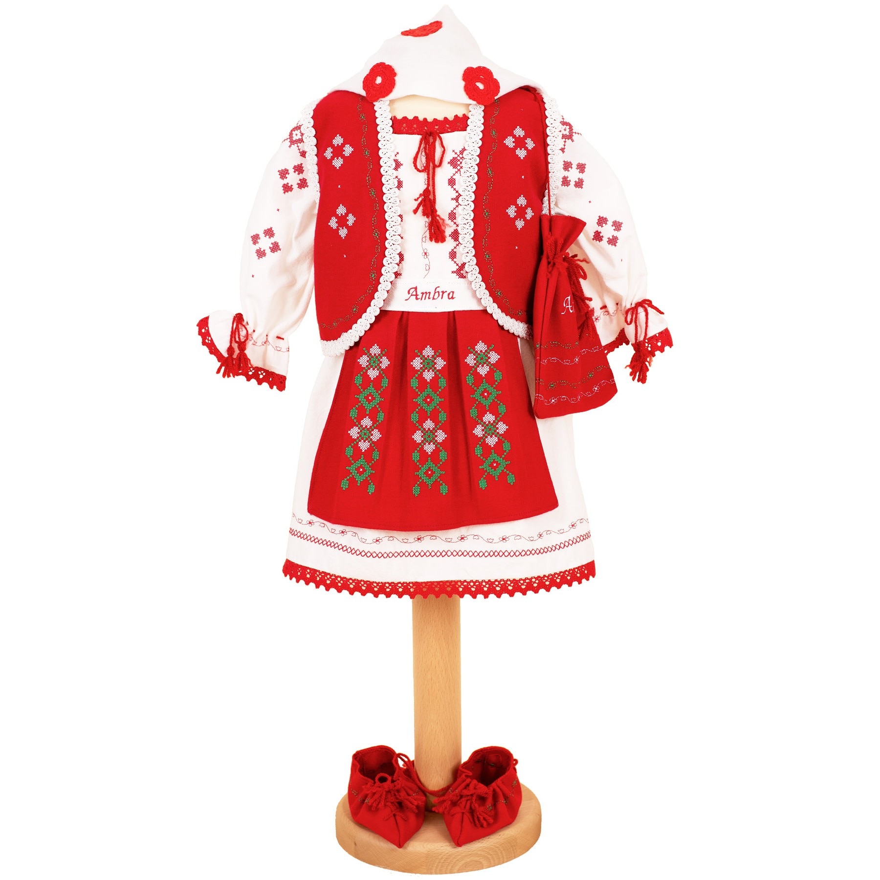 Costum popular pentru botez, realizat in stil oltenesc, 0-3 luni, 56 cm.